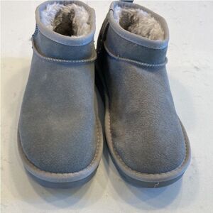 Cushionare Memory Foam Suede Grey Faux Fur Lined Soft Comfy Ankle Booties size 9